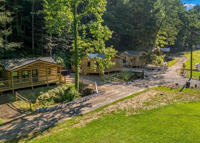 5 Cabins In Gburg Sleeps 16 Firepit & Games