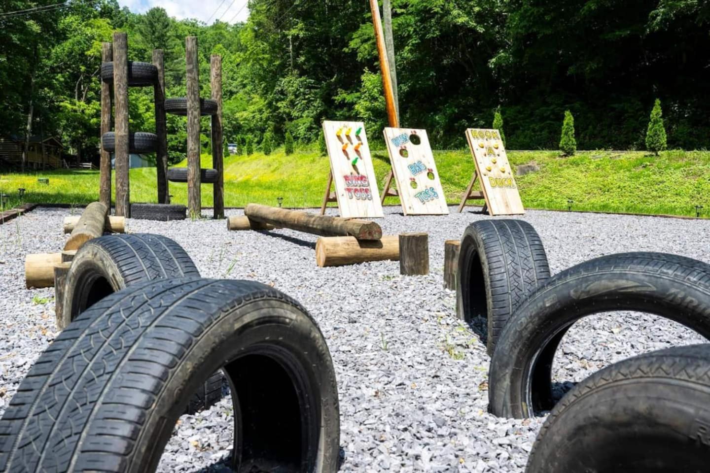 5 In Gburg Sleeps 16 Firepit & Games Holiday home