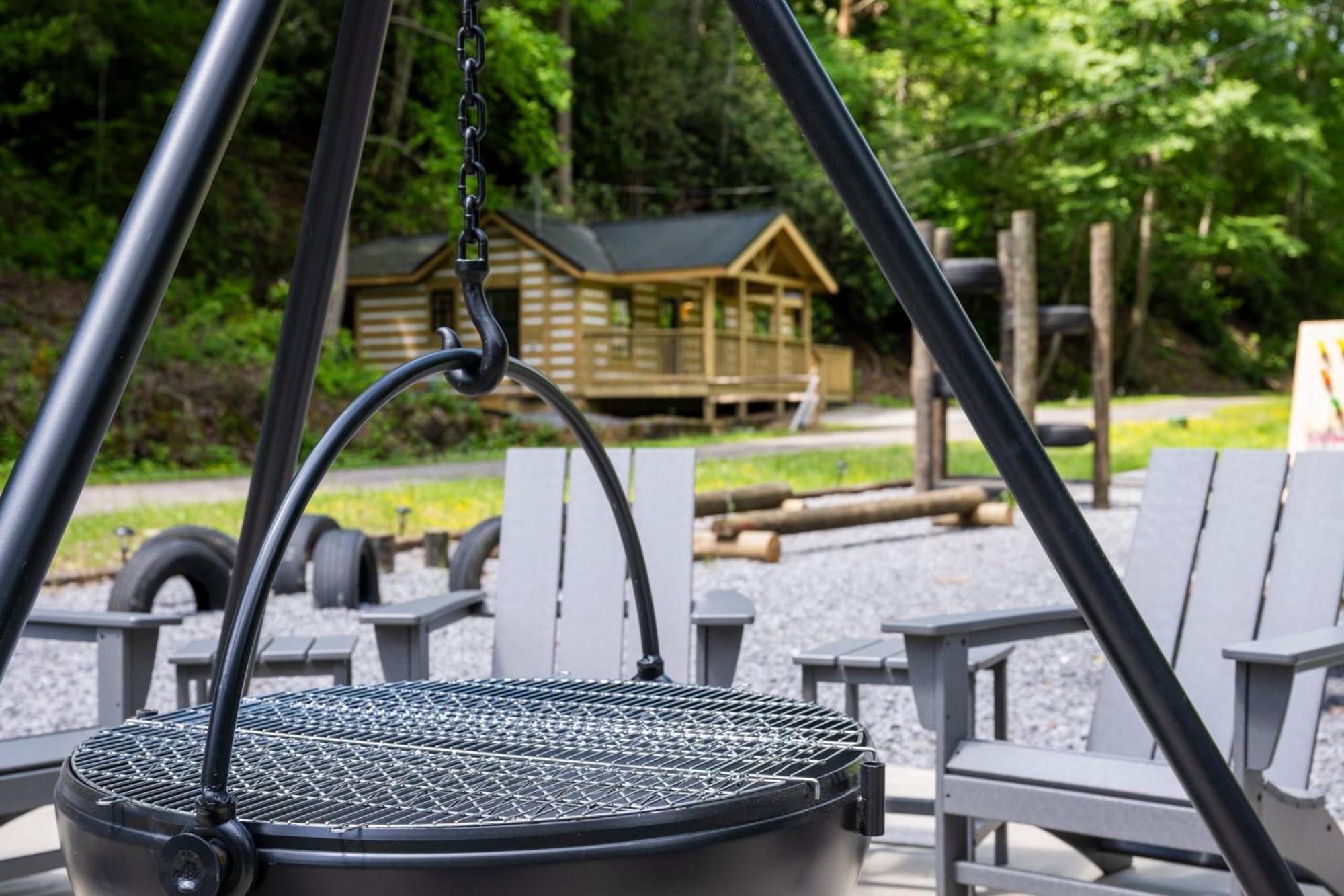 5 In Gburg Sleeps 16 Firepit & Games * Gatlinburg