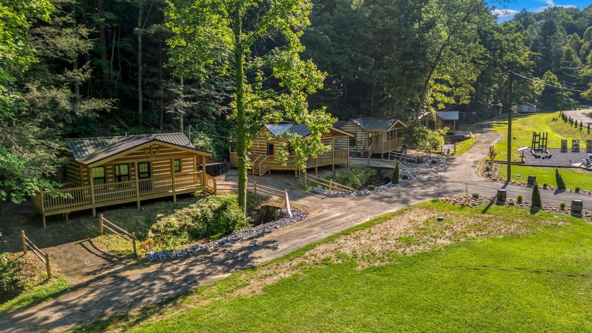 Holiday home 5 In Gburg Sleeps 16 Firepit & Games *