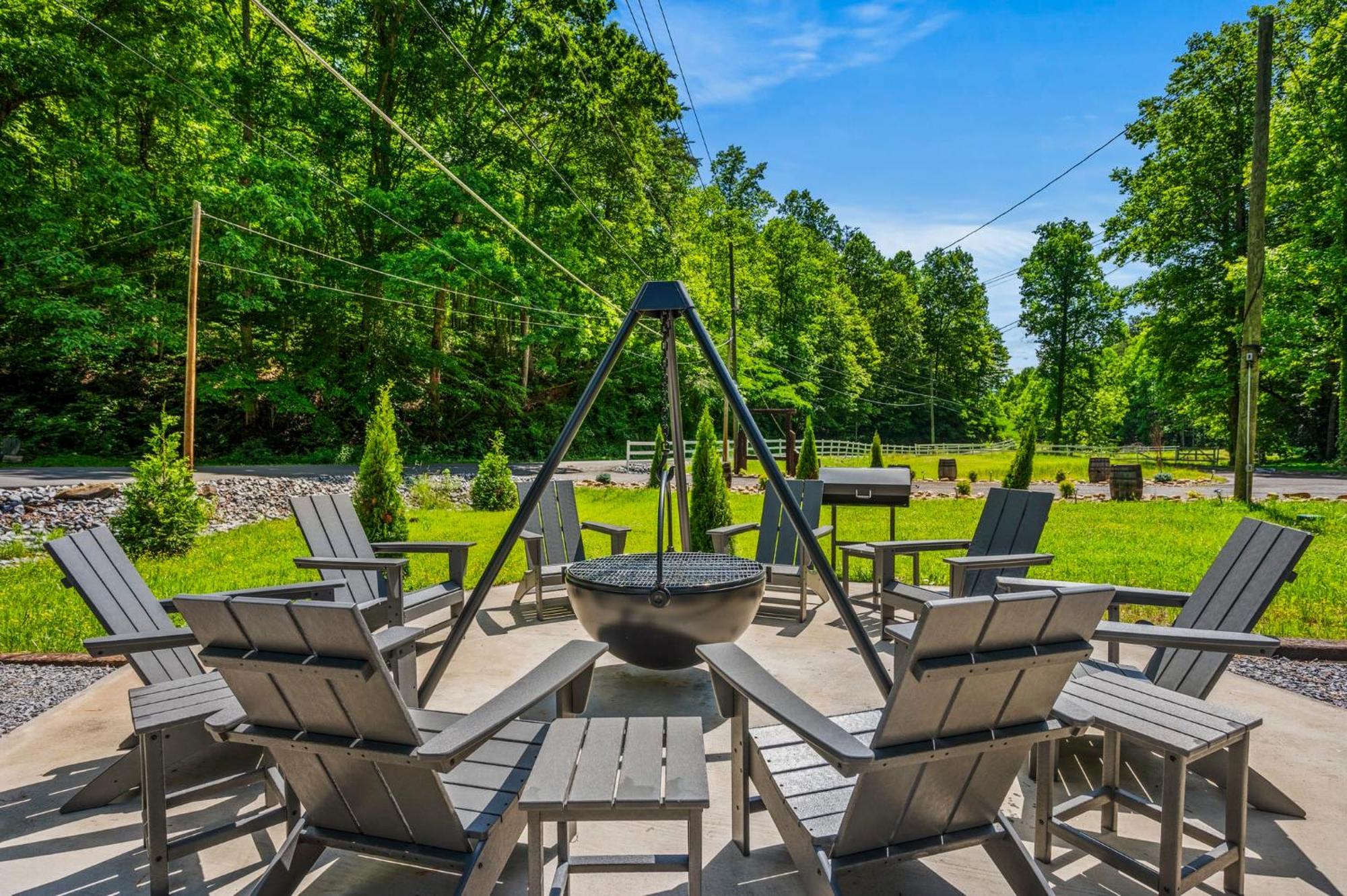 Holiday home 5 In Gburg Sleeps 16 Firepit & Games