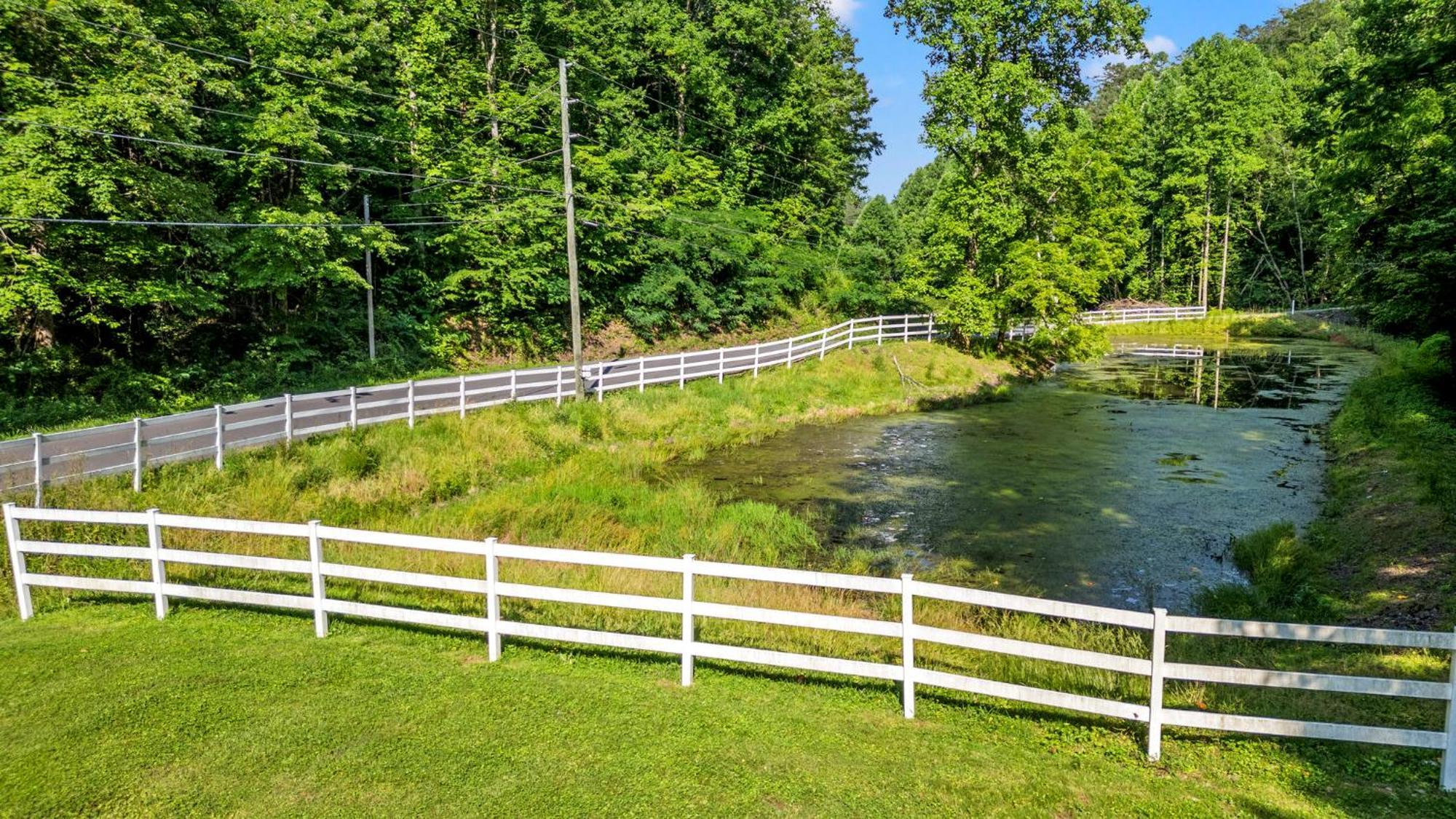 5 In Gburg Sleeps 16 Firepit & Games *