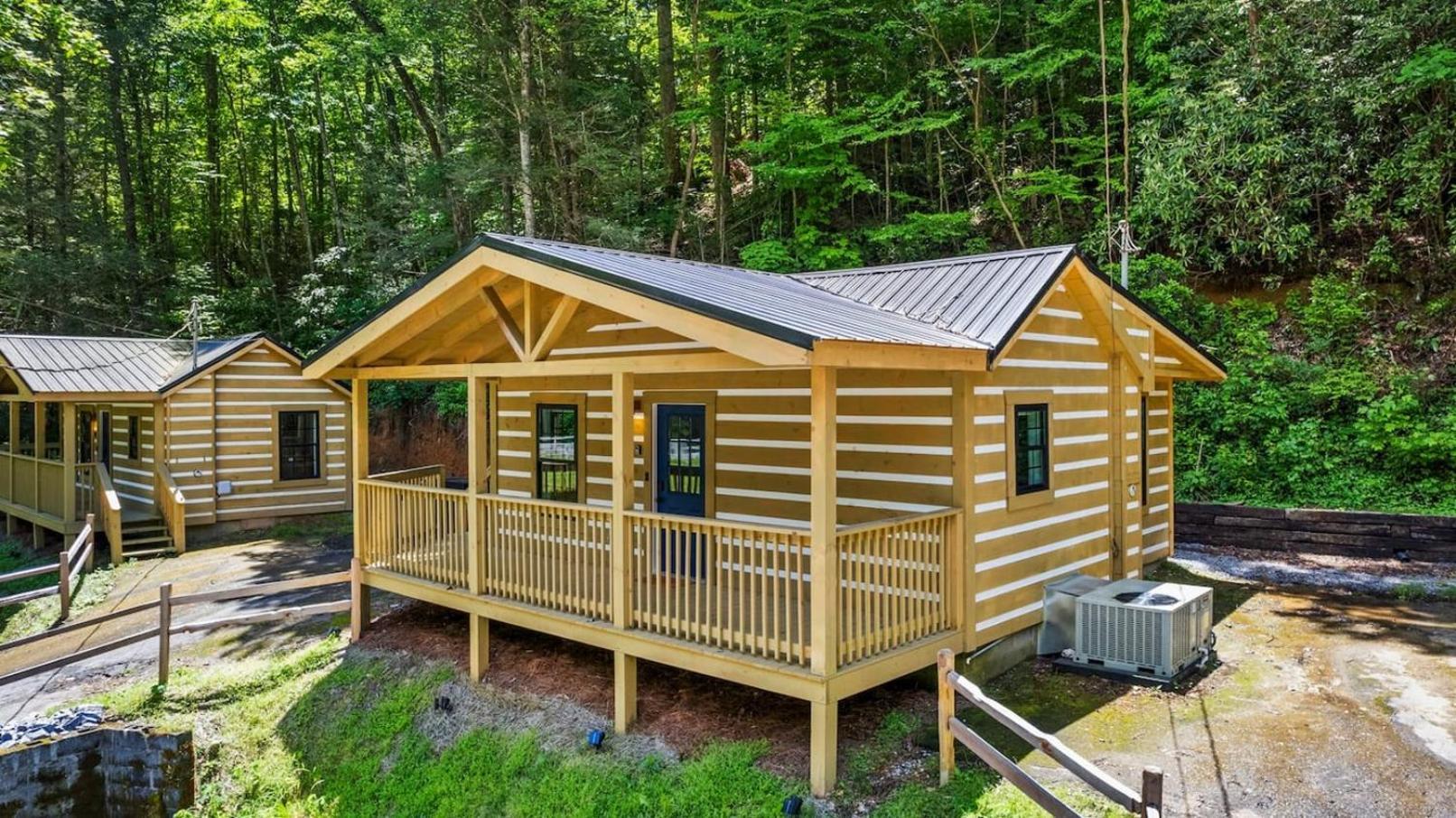 Holiday home 5 In Gburg Sleeps 16 Firepit & Games