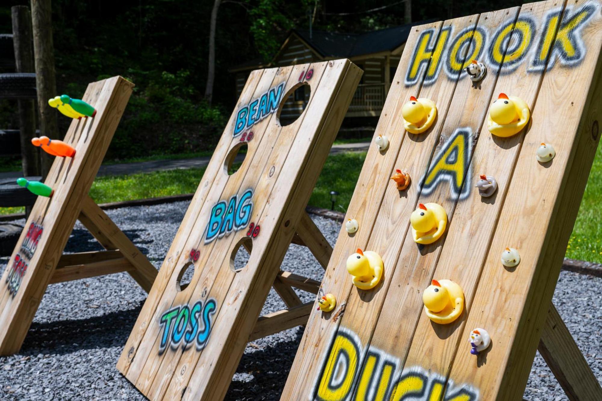 5 In Gburg Sleeps 16 Firepit & Games